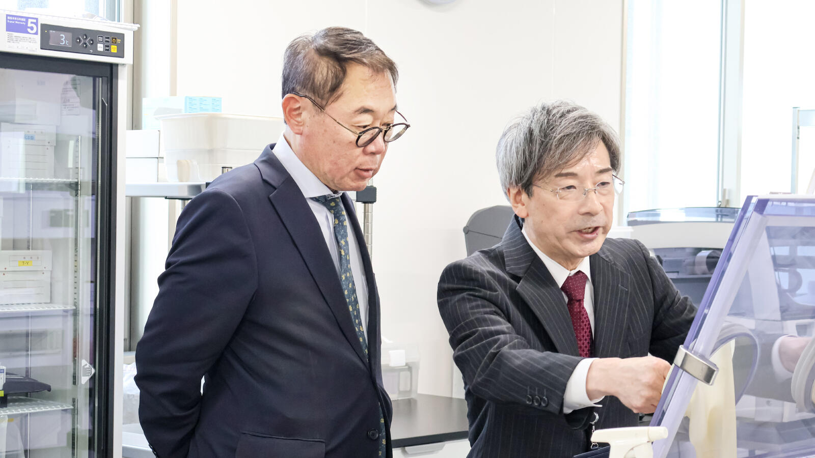 文部科学省事務次官が脳研究所を視察されました！